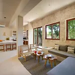 Luxe Ground-floor 3br Jungle Retreat With Plunge Pool Holiday home *
