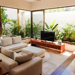 Spacious 4Br Villa With Private Pool & Lush Courtyard In Tulum