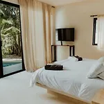 Villa La Veleta - 3Br Boho Chic With Beautiful Private Pool