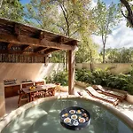 Holiday home Luxe Ground-floor 3br Jungle Retreat With Plunge Pool