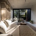 Luxury Trio Villas, 7 Pools, 12 Brs, 32 Pax *
