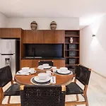 Modern With 3 Pools And Security *