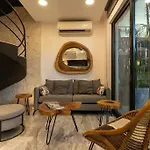 Stylish 3br Retreat In Serene Luxury Setting *