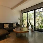 Apartamento Stylish 3br Retreat In Serene Luxury Setting *