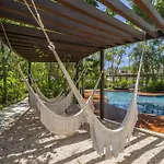 Modern With 3 Pools And Security Tulum