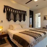Apartamento Stylish 3br Retreat In Serene Luxury Setting