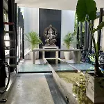 Stylish 3br Retreat In Serene Luxury Setting *