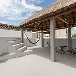 Lush Hideaway