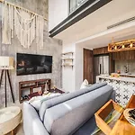 Nuju - Luxury With Pool Jacuzzi And Sauna Apartamento