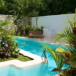 Apartahotel Livetulum