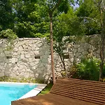 Livetulum Apartahotel 4*
