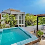 Exclusive 3-bedroom House With A Large Roof Terrace And Private Pool *