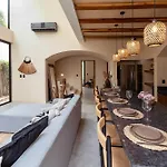 Villa Luxe 3br - Two Private Pools Including Rooftop Modern Boho Style