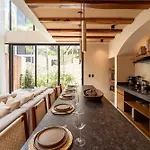 Villa Chic 3br - 2 Pools With Rooftop Pool Modern Boho Design *