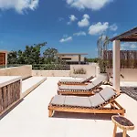 Holiday home Stylish 3br Penthouse Haven With Plunge Pool Private Rooftop Pool & Jungle Panorama *
