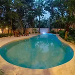 Stylish 3br Penthouse Haven With Plunge Pool Private Rooftop Pool & Jungle Panorama Holiday home *