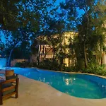 Stylish 3br Penthouse Haven With Plunge Pool Private Rooftop Pool & Jungle Panorama Holiday home *
