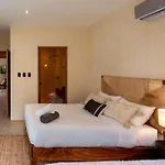 Luxe 3br - Two Private Pools Including Rooftop Modern Boho Style Villa *