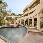 Chic 3br - 2 Pools With Rooftop Pool Modern Boho Design Villa *