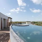 Chic 3br - 2 Pools With Rooftop Pool Modern Boho Design