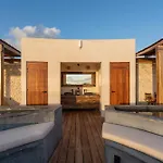 Chic 3br - 2 Pools With Rooftop Pool Modern Boho Design Villa