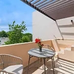 Apartamento Stylish 1br With Private Pool & Balcony