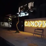 Chic And Cozy Apartment Close To The Beaches