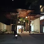 Chic And Cozy Apartment Close To The Beaches