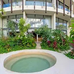 Jungle Loft Mistiq Garden 2 -skypool -gym -beach