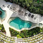 Jungle Loft Mistiq Garden 2 -skypool -gym -beach