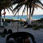 Hotel Playa Palmas Glamping