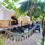 Playa Palmas Glamping