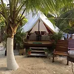 Playa Palmas Glamping