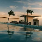 Downtown Penthouse With Private Pool, Rooftop Pool And Gym, Short Distance From Beaches, Restaurants & Nightlife Apartamento *