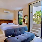 Great Located Studio Ph With Private Pool By Waves Management