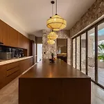 Rare 8br Dual Getaway With 4 Private Pools