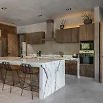 6br At Premium Location 24 H Security Holiday home *