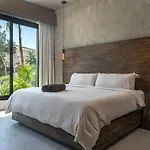 6br At Premium Location 24 H Security