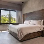 6br At Premium Location 24 H Security Holiday home