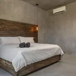 6br At Premium Location 24 H Security Holiday home *