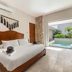 Rare 8br Dual Getaway With 4 Private Pools Villa