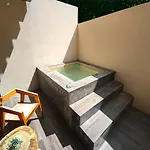 Chic Studio Private Pool & Beach Club Access