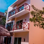 Apartahotel Nah 4*