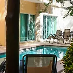 Apartahotel Nah 4*