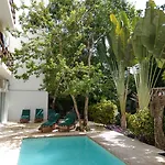 Nah Apartahotel
