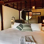 Libelula Beachfront Hotel 4*