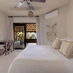 Nest Hotel 4*