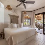 Hotel Nest 4*