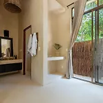 Nest Hotel 4*