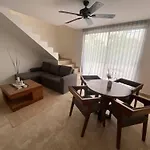 Spacious And Comfortable Ph With Private Pool In Zama